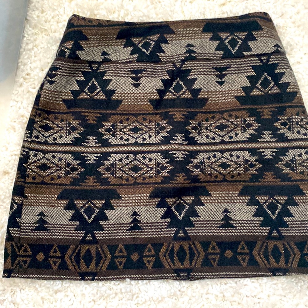 Dalia modern fit skirt